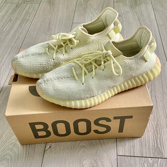 YEEZY boost 350 V2 in “butter” - Picture 2 of 3